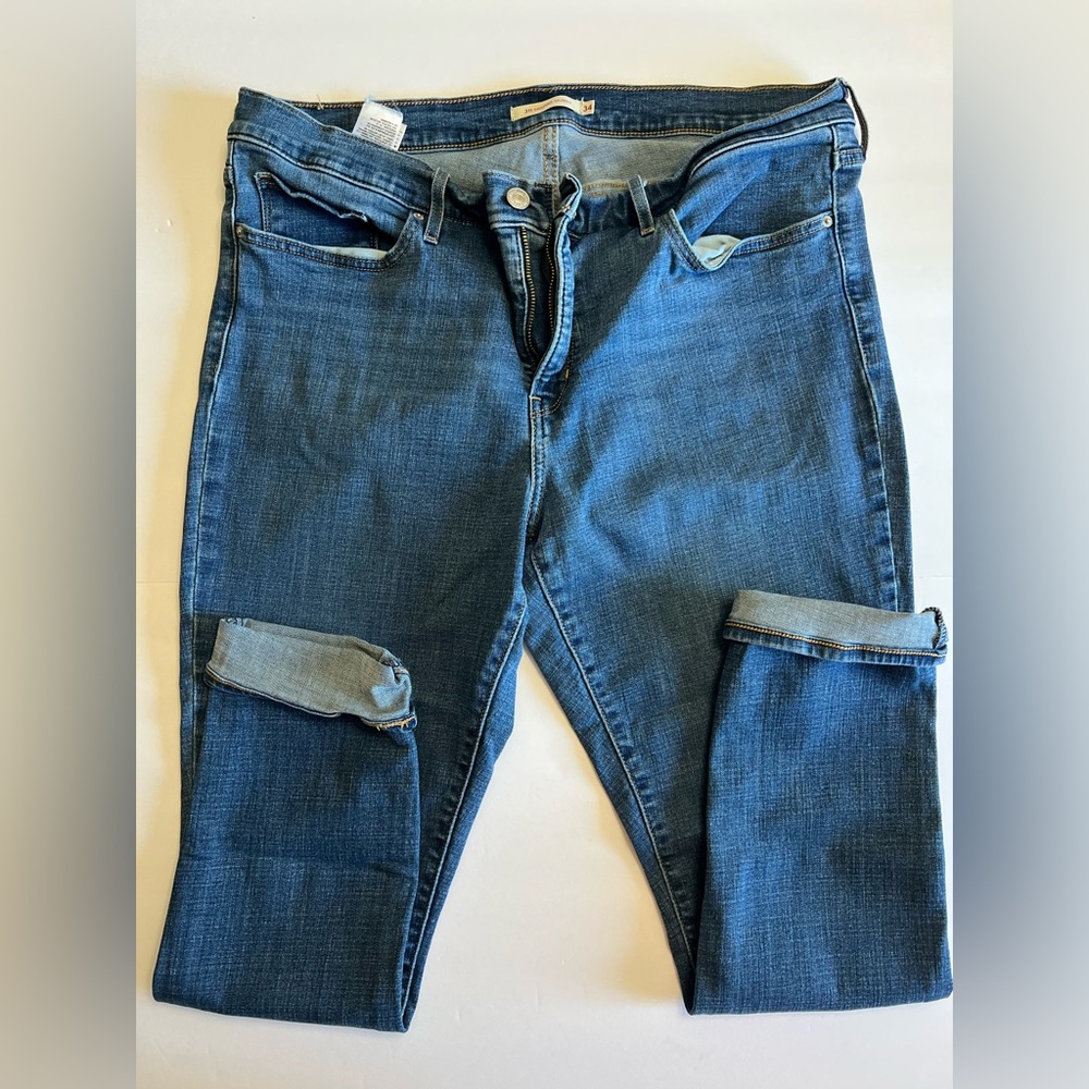 Women’s High Rise Levi Strauss Skinny Blue Jeans